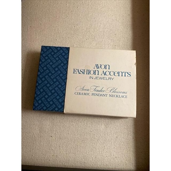 BOHO Vintage Coquette Necklace, Hand-Painted jewelry, NIB - Picture 6 of 7